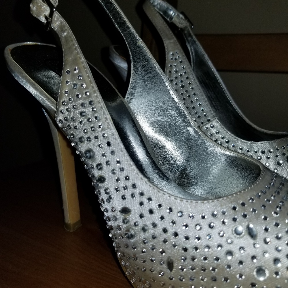Heels - Picture 2 of 4
